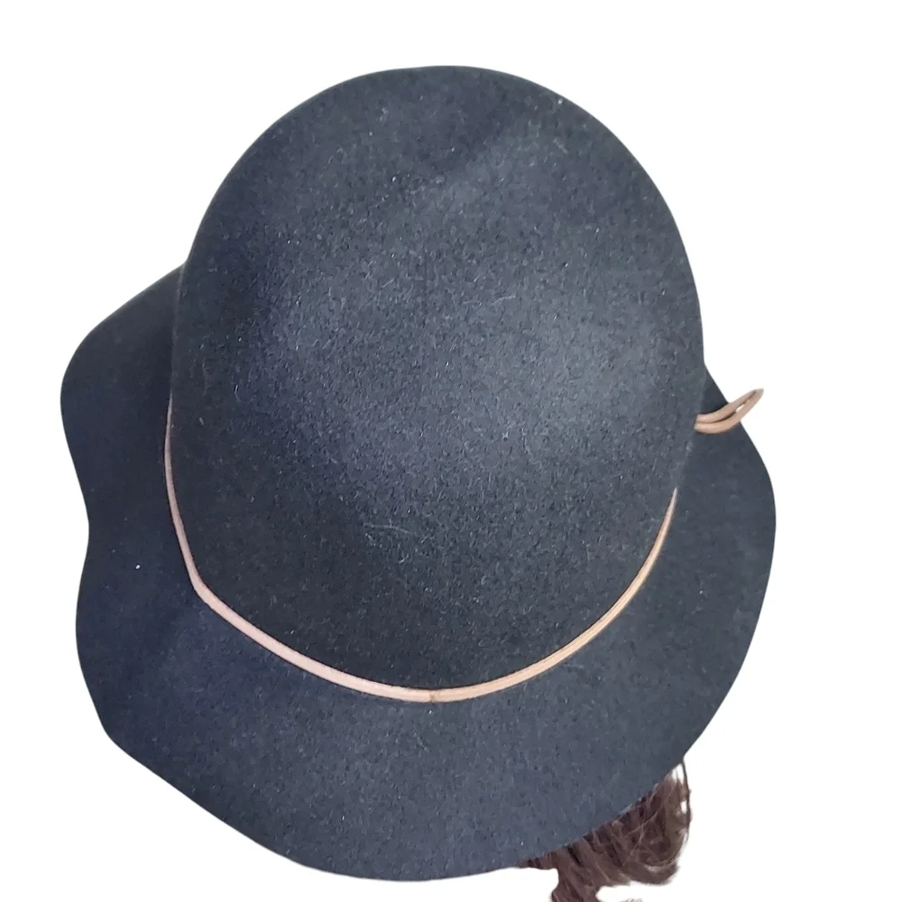 Vintage Saks Fifth Avenue Black 100% Wool Bucket Hat with brown leather accent